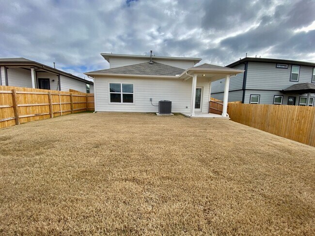 Building Photo - Beautiful 3bed/2.5bath in Northeast Austin!!