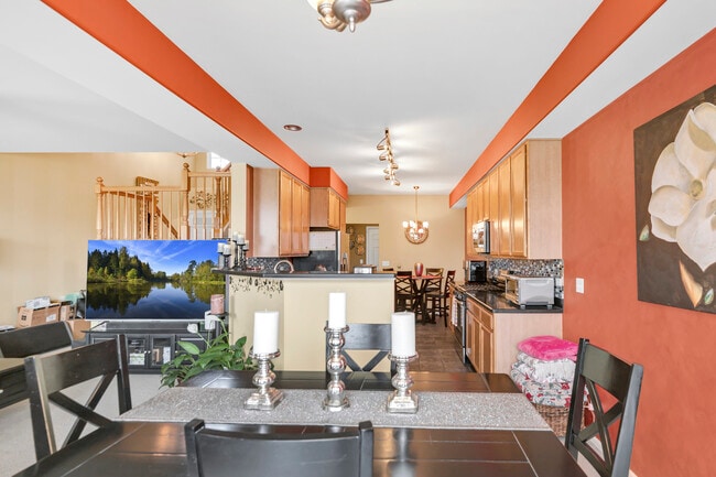 Building Photo - 1263 Tamarack Dr