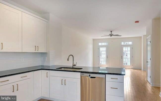 Building Photo - 1064 Old Trail Dr