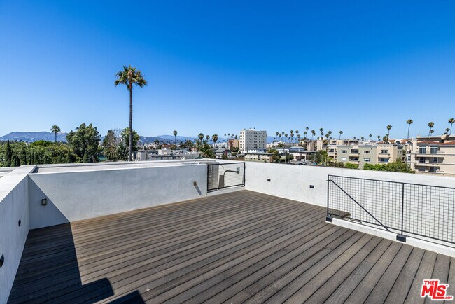 Building Photo - 610 S Van Ness Ave