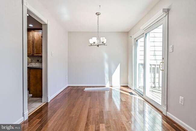 Building Photo - 9929 Hemlock Woods Ln