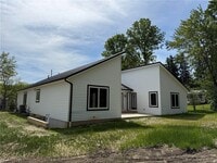 Building Photo - 3940 Ellendale Rd