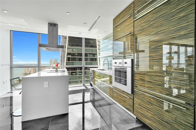 Building Photo - 1100 Biscayne Blvd