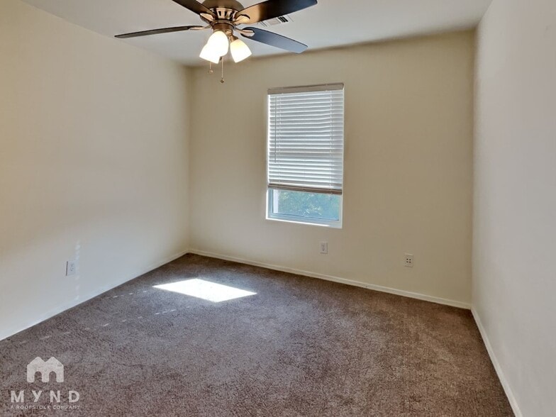 Building Photo - 4230 E Deer Dancer Way