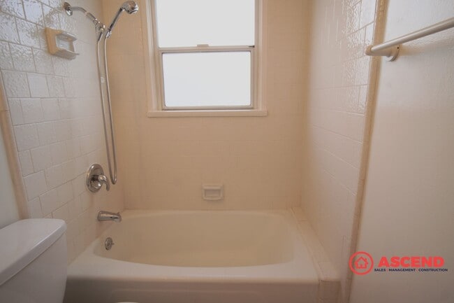 Building Photo - 2301 Olympic Dr