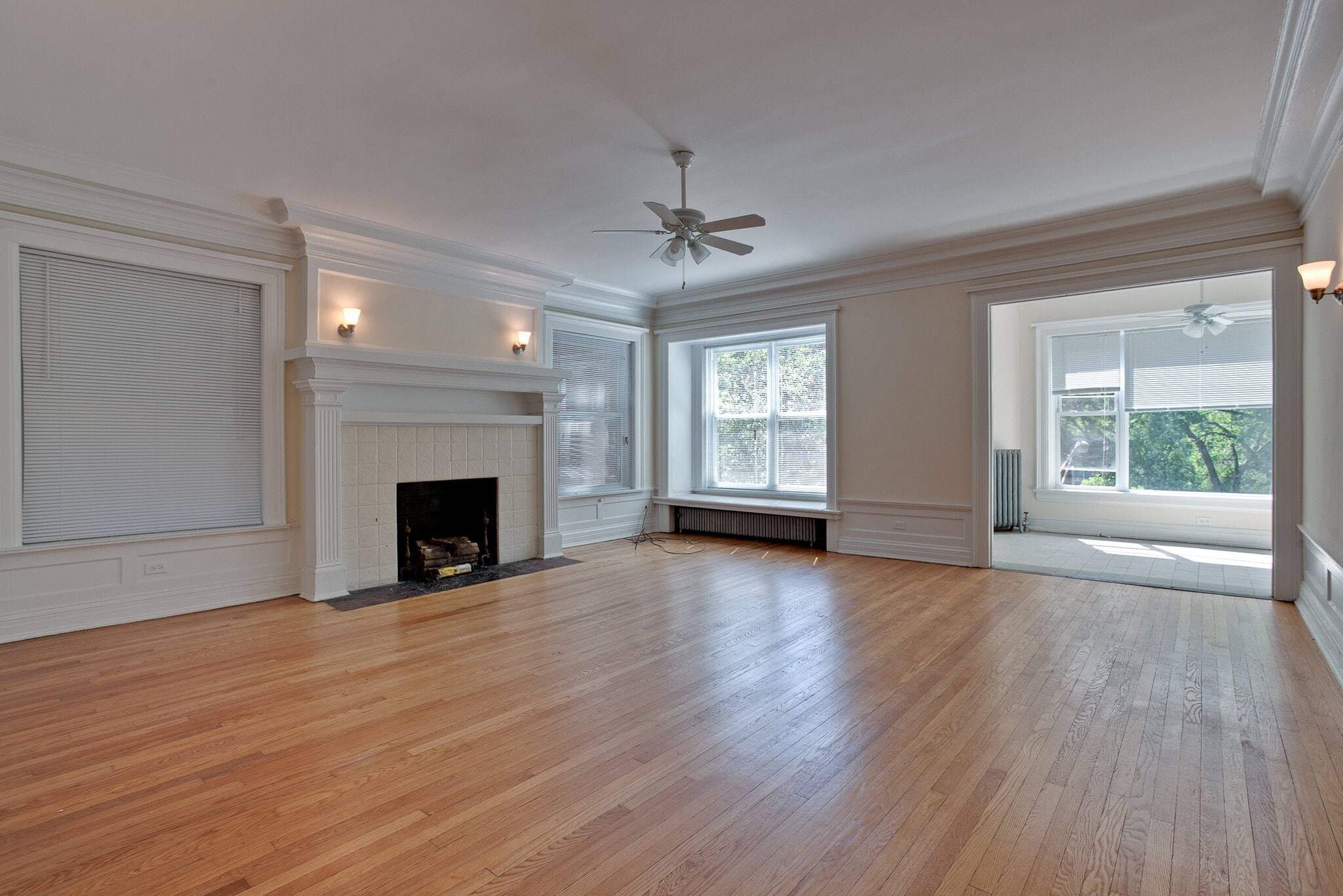 Building Photo - 5121 S Kenwood Ave