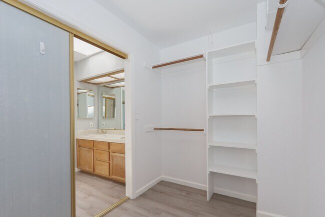 Building Photo - 432 Portofino Dr