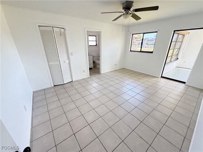 Building Photo - 3313 SE 4th Ave