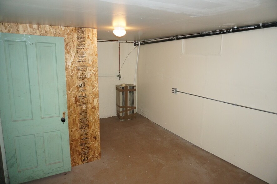 Basement - storage room - 2844 N Marion St