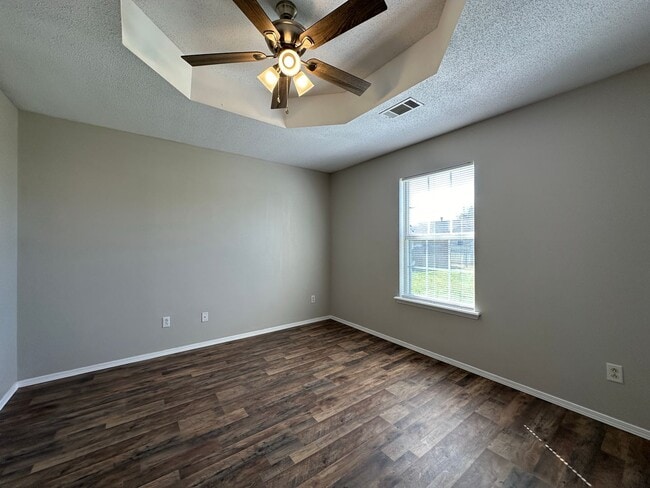 Building Photo - 1707 Plumbark Dr