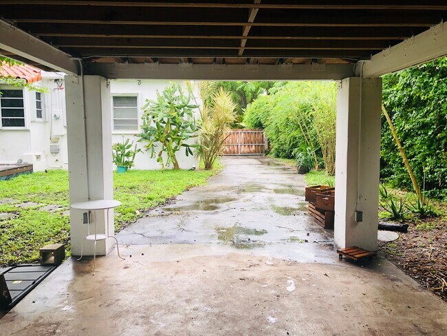 Building Photo - 160 NW 101st St