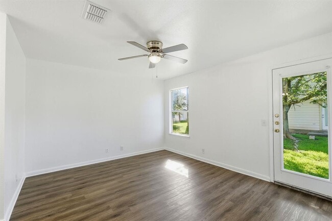 Building Photo - 3201D El Salido Pkwy