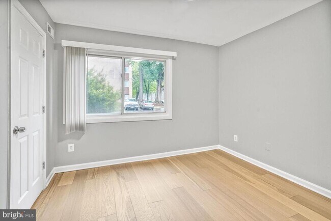 Building Photo - 8001 Chanute Pl