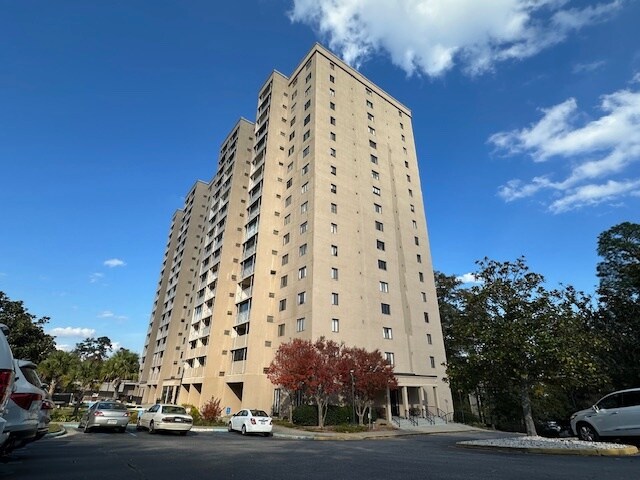 Building Photo - 1825 Saint Julian Pl