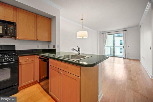 Building Photo - 1441 Rhode Island Ave NW