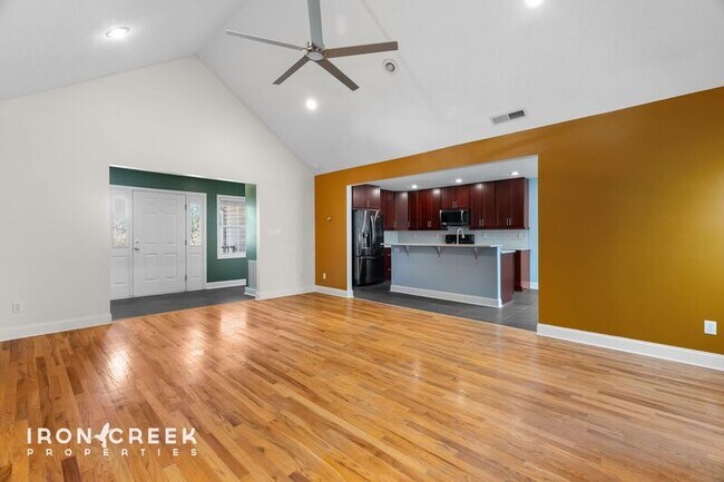 Building Photo - 49 Azalea Dr