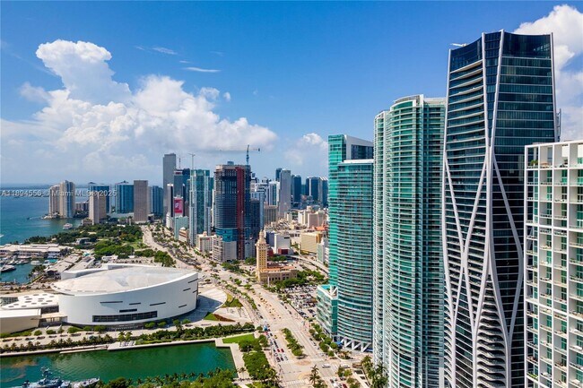 Building Photo - 1000 Biscayne Blvd