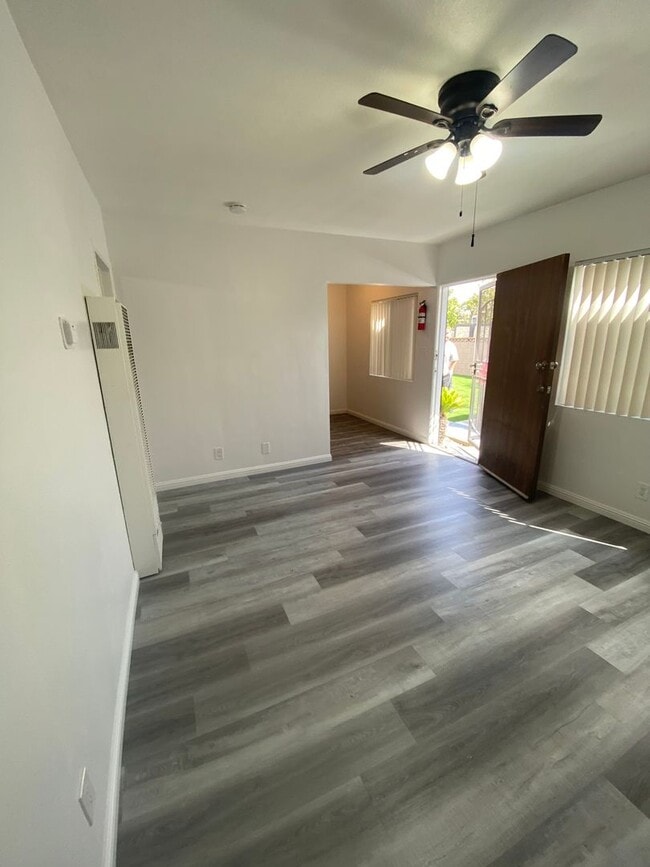 Building Photo - Cute 1 Bedroom ADU perfect for Single or S...