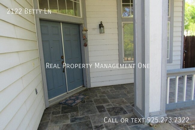 Building Photo - 2122 Betty Ln