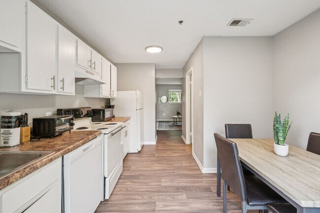 Building Photo - 340 Kenridge Pkwy