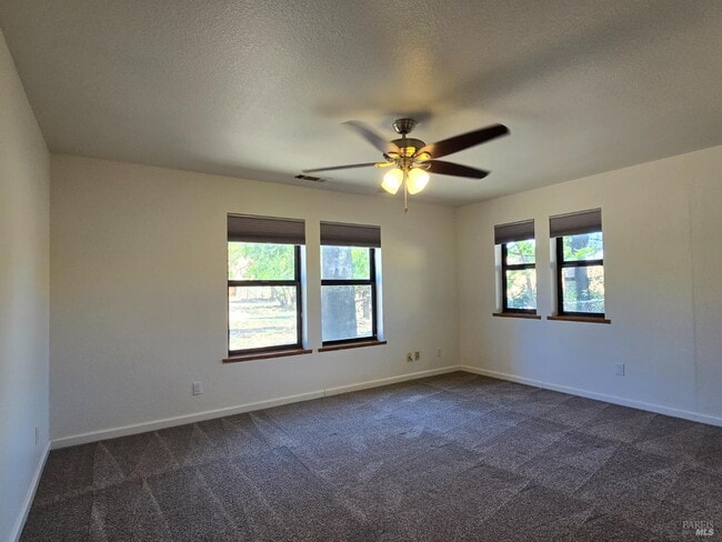 Building Photo - 6491 Pleasants Valley Rd