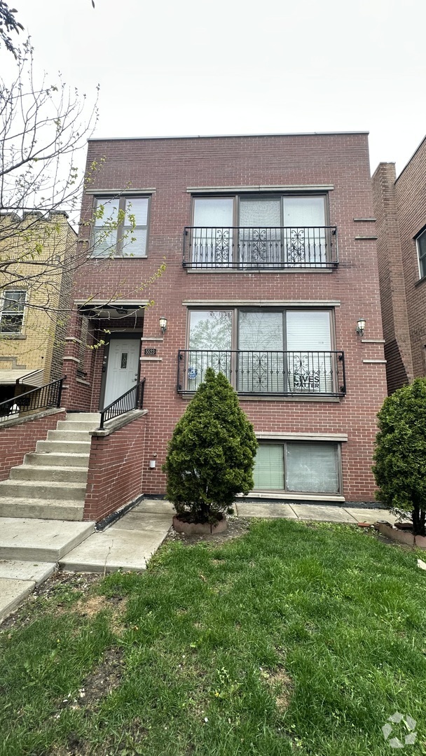 Building Photo - 5523 N Sawyer Ave