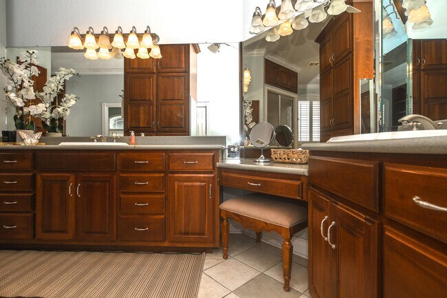 Building Photo - 21685 Merion Ct