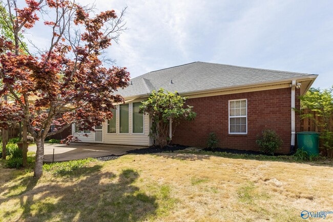 Building Photo - 125 Monument Ln