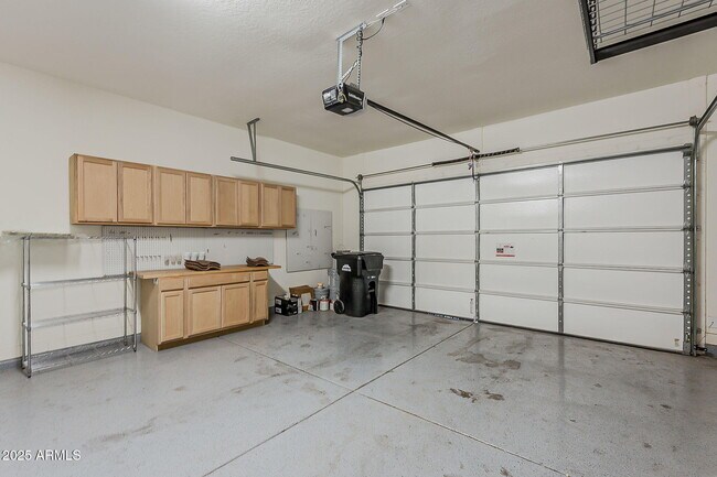 Building Photo - 5232 S Wesley