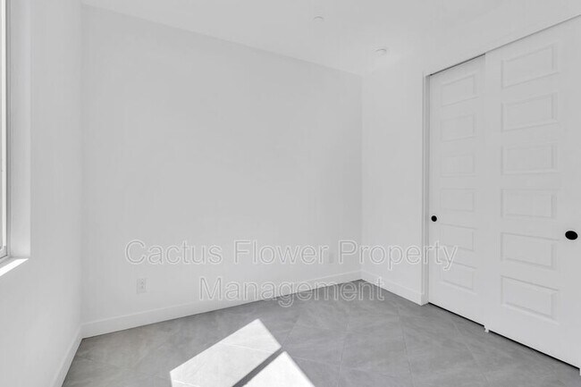 Building Photo - 13281 W Crimson Ter