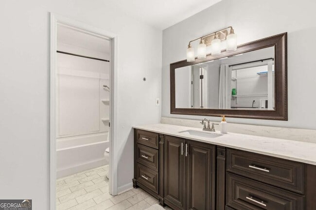 Building Photo - 24307 Plantation Dr NE