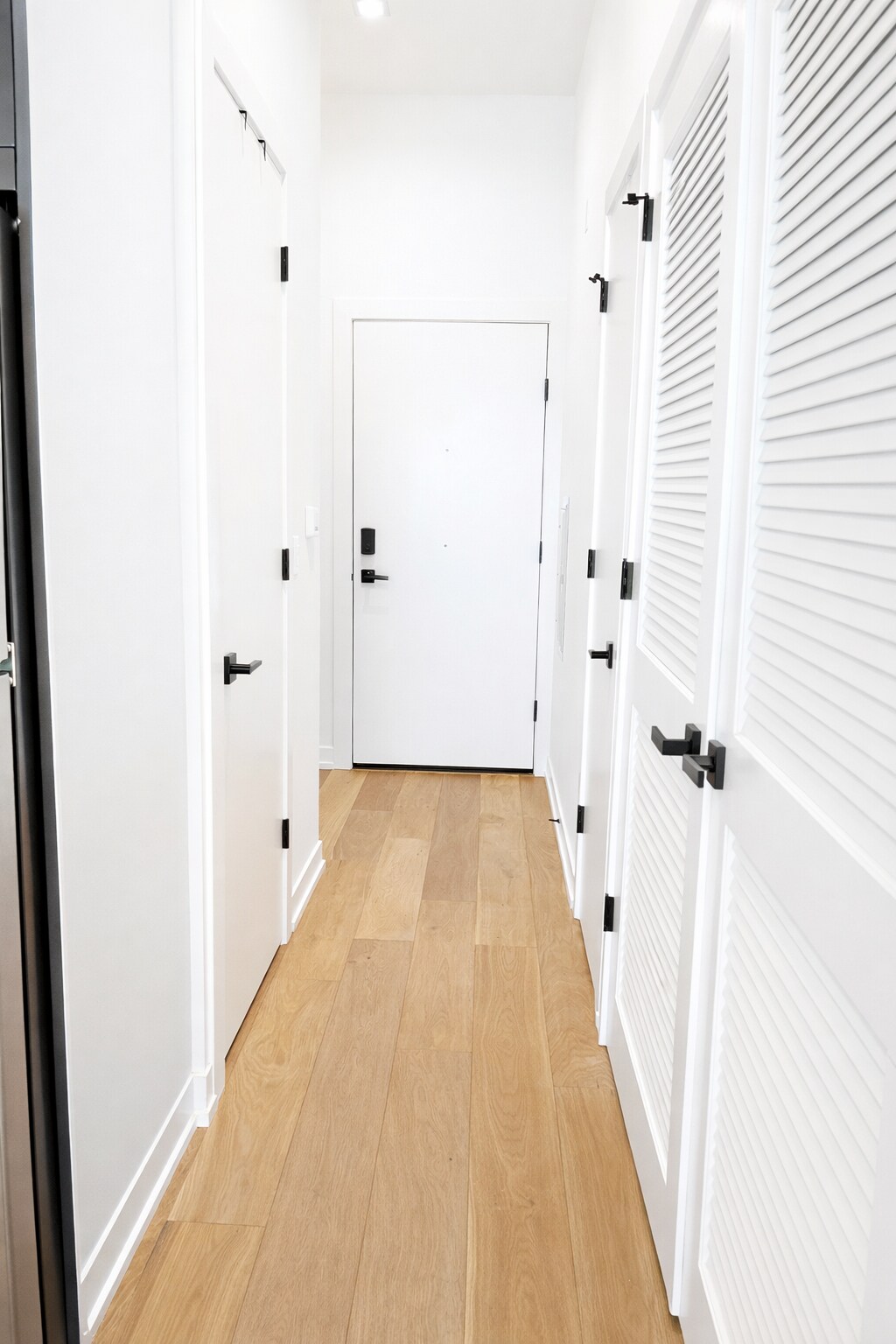 Building Photo - 4513 N Clark St