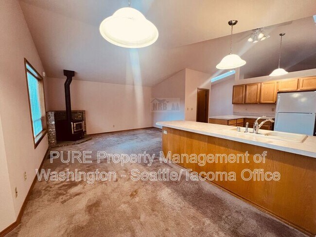 Building Photo - 2913 Briar Lea Loop SE