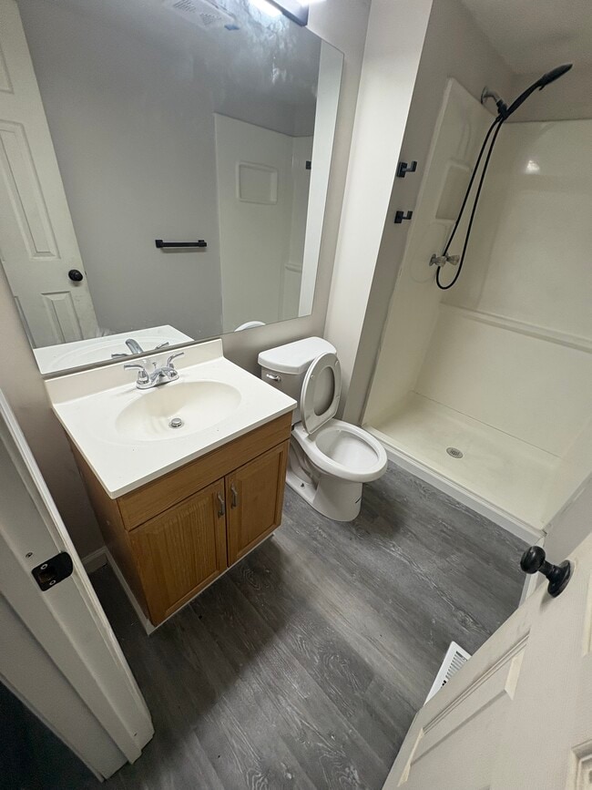 Building Photo - 813 S Grosvenor Ct