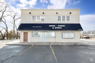 Building Photo - 357 Hicksville Rd
