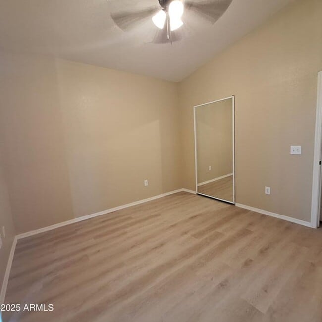 Building Photo - Charming 1 Bed 1 Bath Lower Level condo ++ Community Pool/SPA++Fitness Room