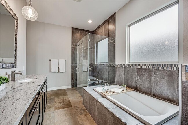 Building Photo - 21434 Lakefront Dr