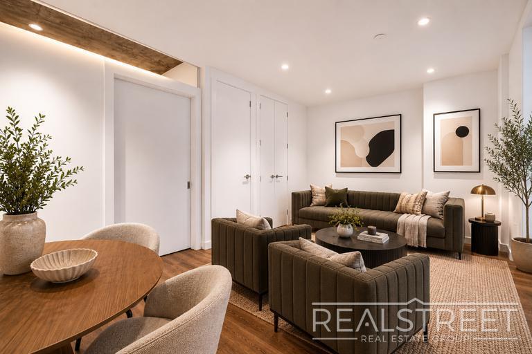 Building Photo - LUXURY 1 BED IN AMENITY PACKED BUILDING IN BUSHWICK