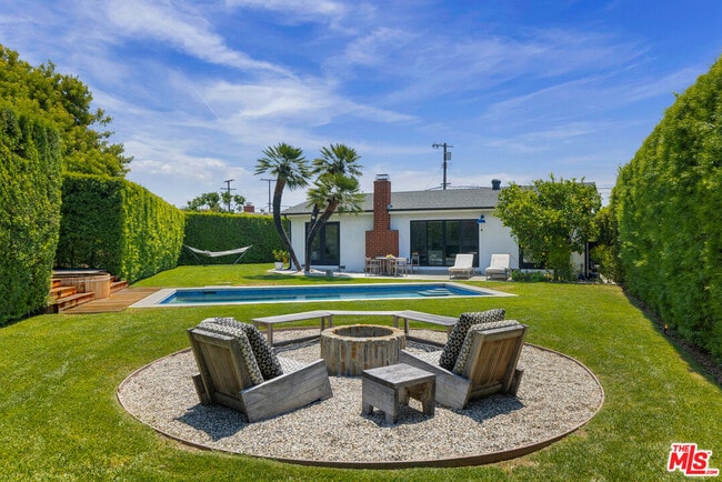 Building Photo - 2611 Range Rd