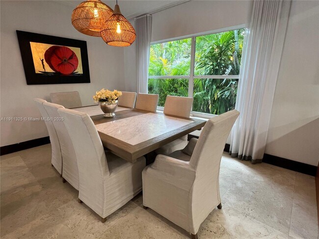 Building Photo - 247 Shore Dr S