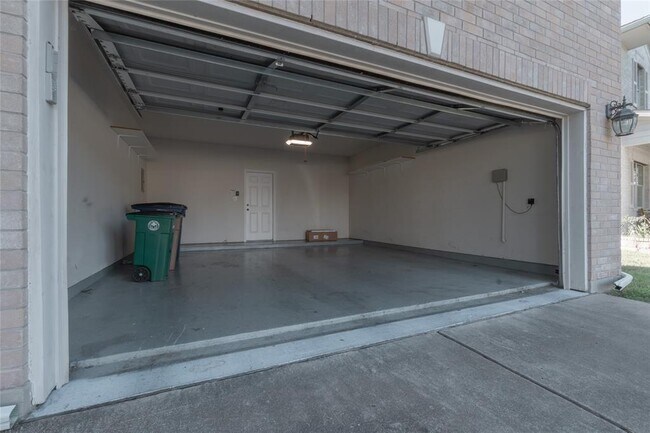 Building Photo - 9516 Castle Pines Dr