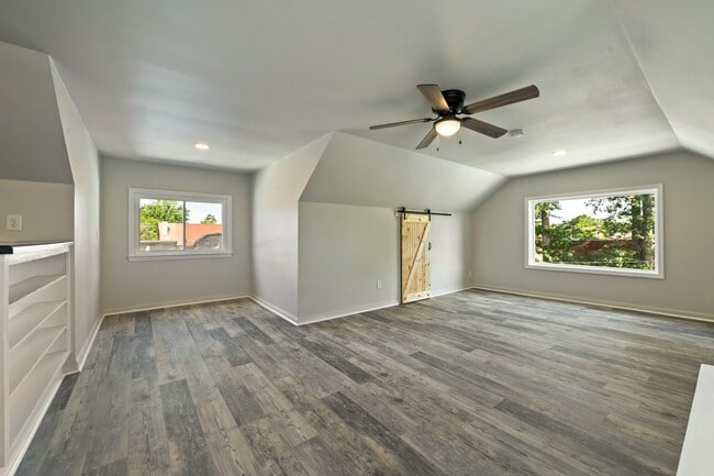 Building Photo - 1205 Charleston Ave