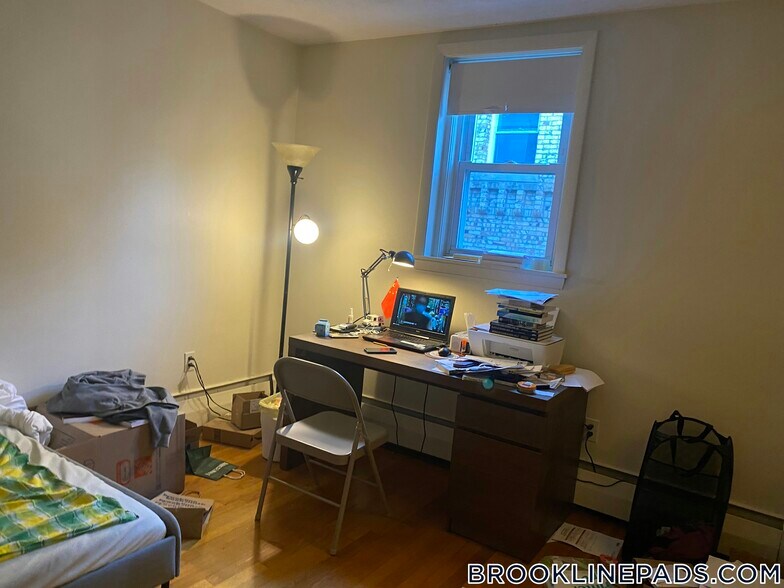 Building Photo - 312 Tappan St