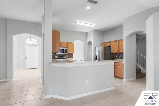 Building Photo - 7 Undermount Path E