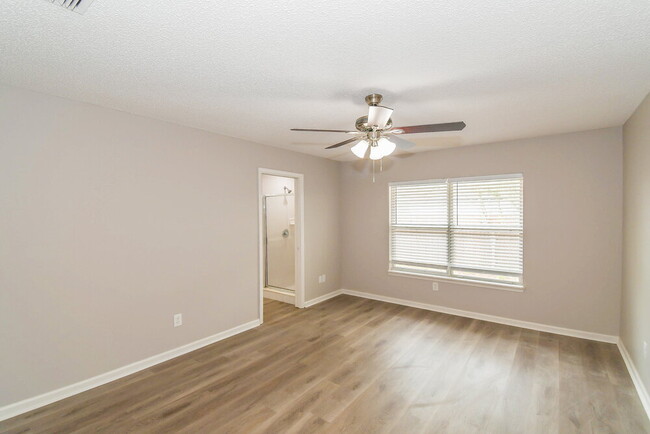 Building Photo - 501 Fallen Timbers Dr