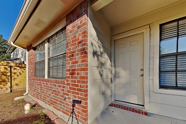 Building Photo - 3423 Berry Grove Dr