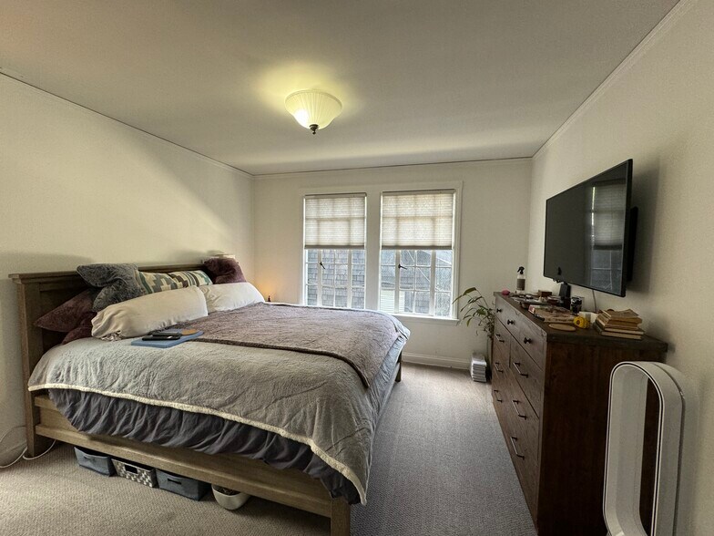 Primary Bedroom - 9 Locust Ave