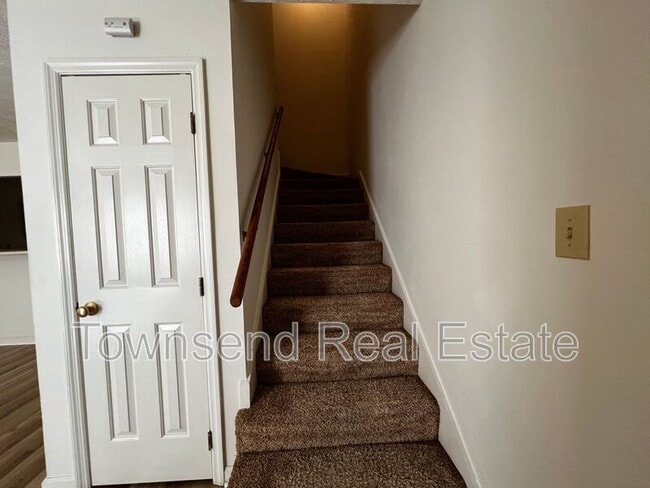 Building Photo - 1012 Ancestry Dr