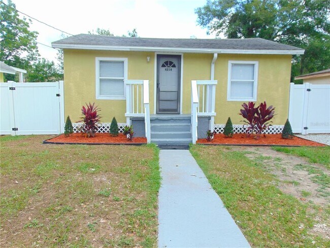 Building Photo - 4214 E Palifox St