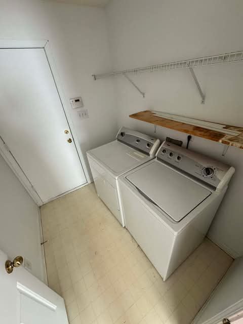 Building Photo - 597 Bloomover St